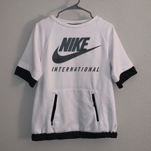 NIKE white international sweatshirt short sleeve